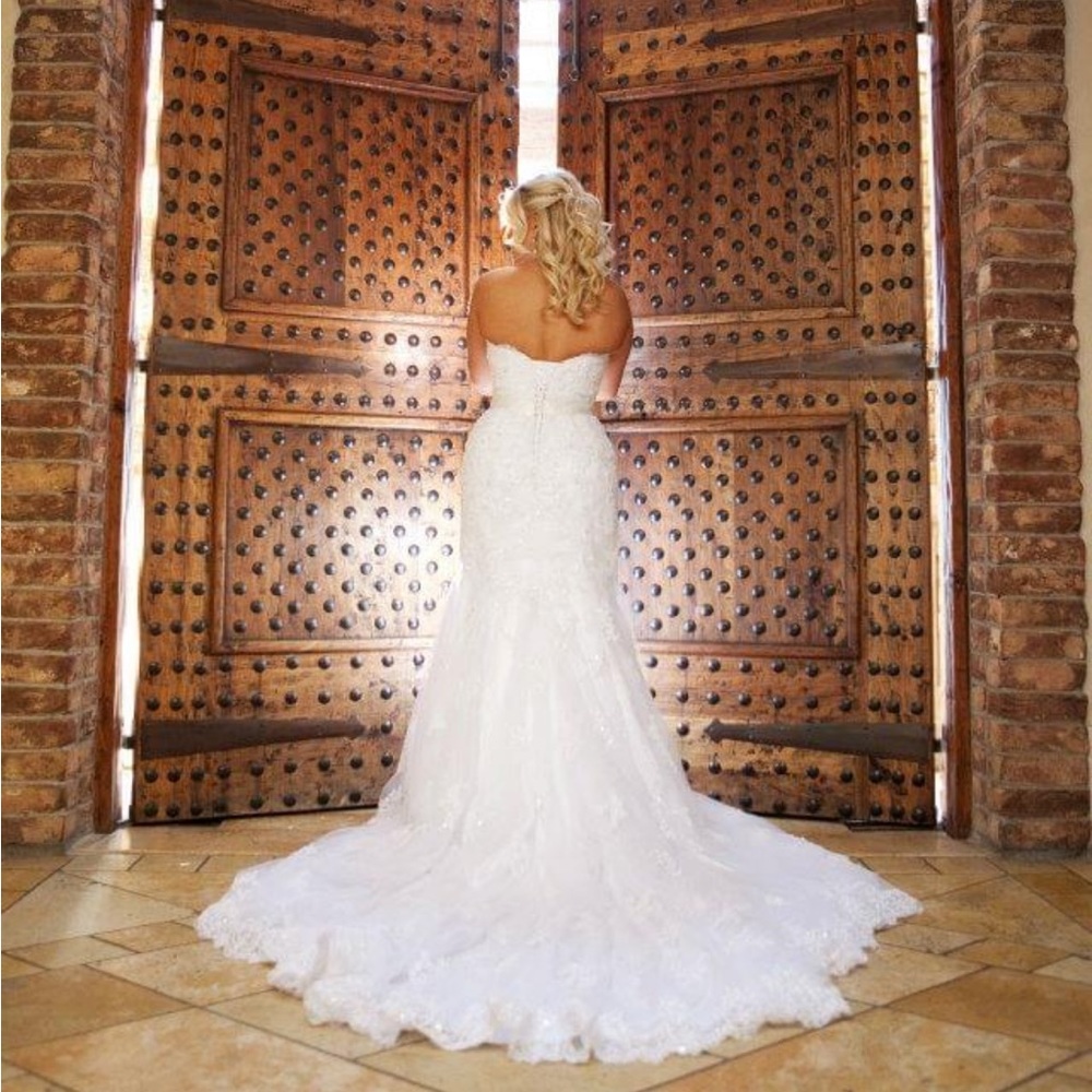 Wedding dress